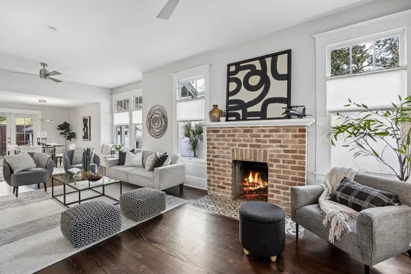 $850,000 | 1108 Hyde Park Boulevard, Houston, TX 77006