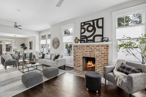 $850,000 | 1108 Hyde Park Boulevard, Houston, TX 77006