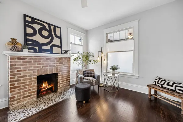 $850,000 | 1108 Hyde Park Boulevard, Houston, TX 77006