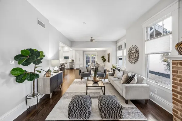 $850,000 | 1108 Hyde Park Boulevard, Houston, TX 77006