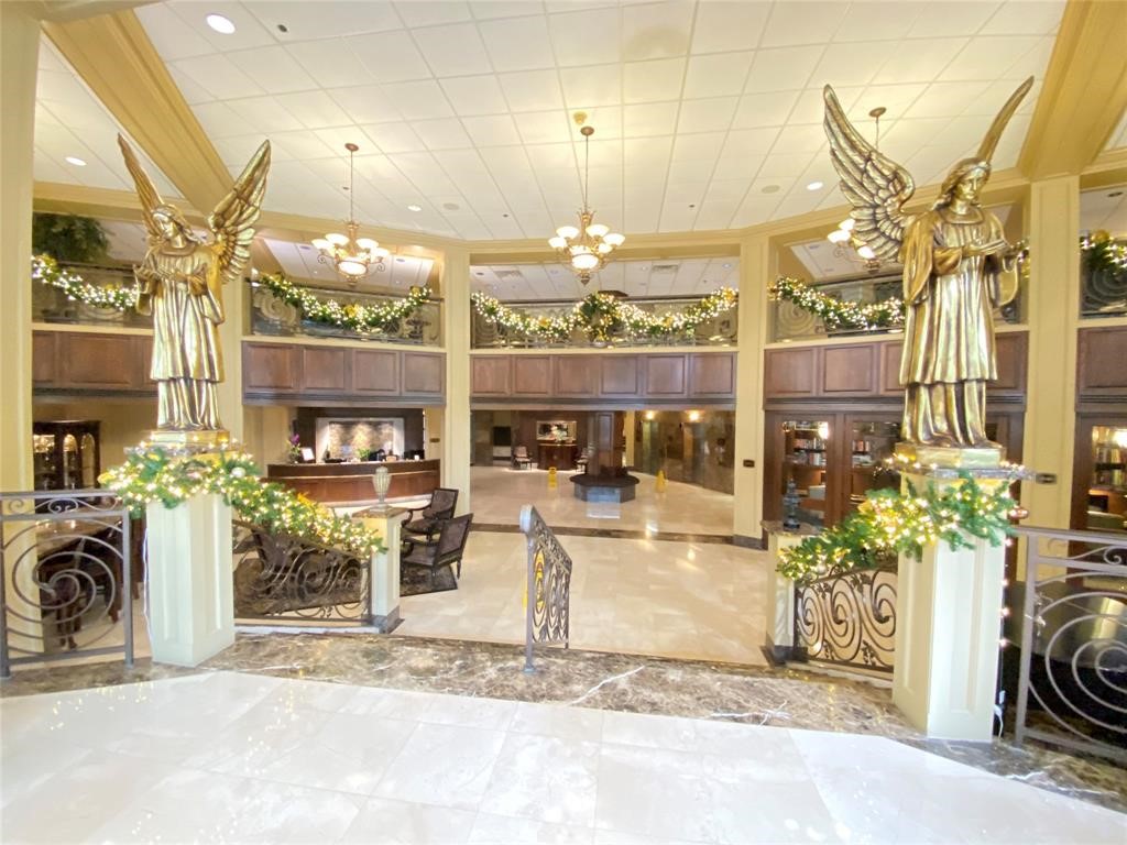 3525 Sage Road, Unit 318 Houston, TX 77056 - Photo 11 of 46 a view of a dining room with furniture