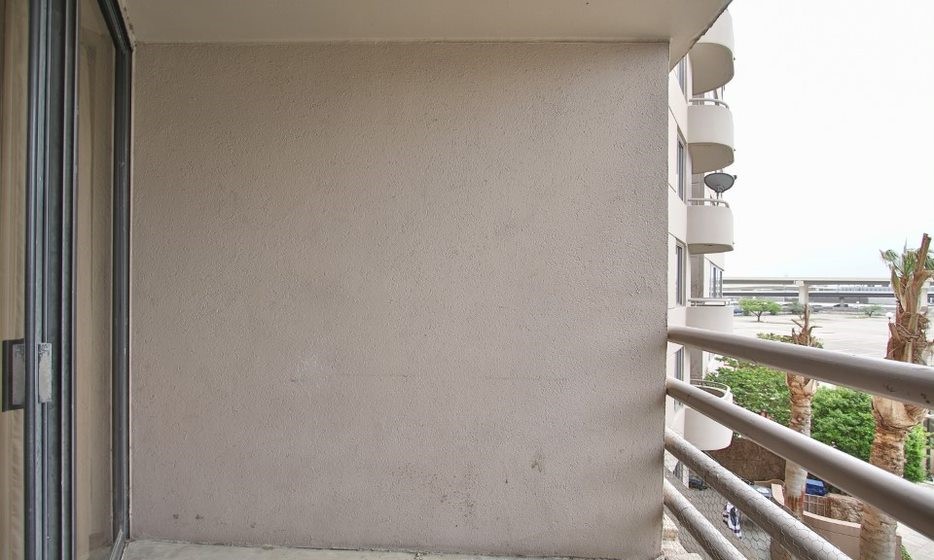 3525 Sage Road, Unit 318 Houston, TX 77056 - Photo 46 of 46 a view of balcony