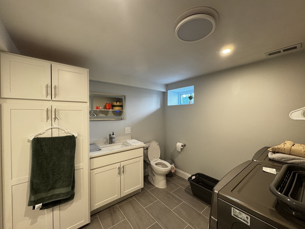 33 Hamilton Street, Unit 1 Medford, MA 02155 - Photo 14 of 16