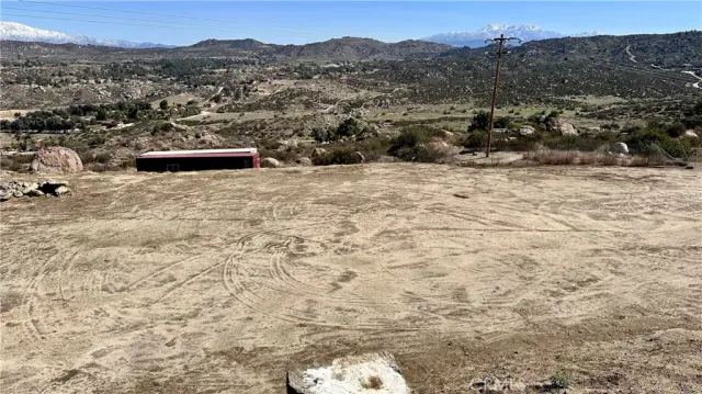 a view of a sky from a yard