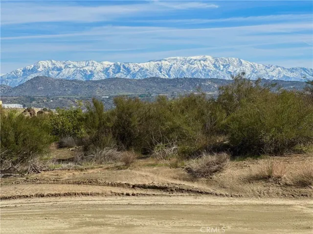 a view of a sky view