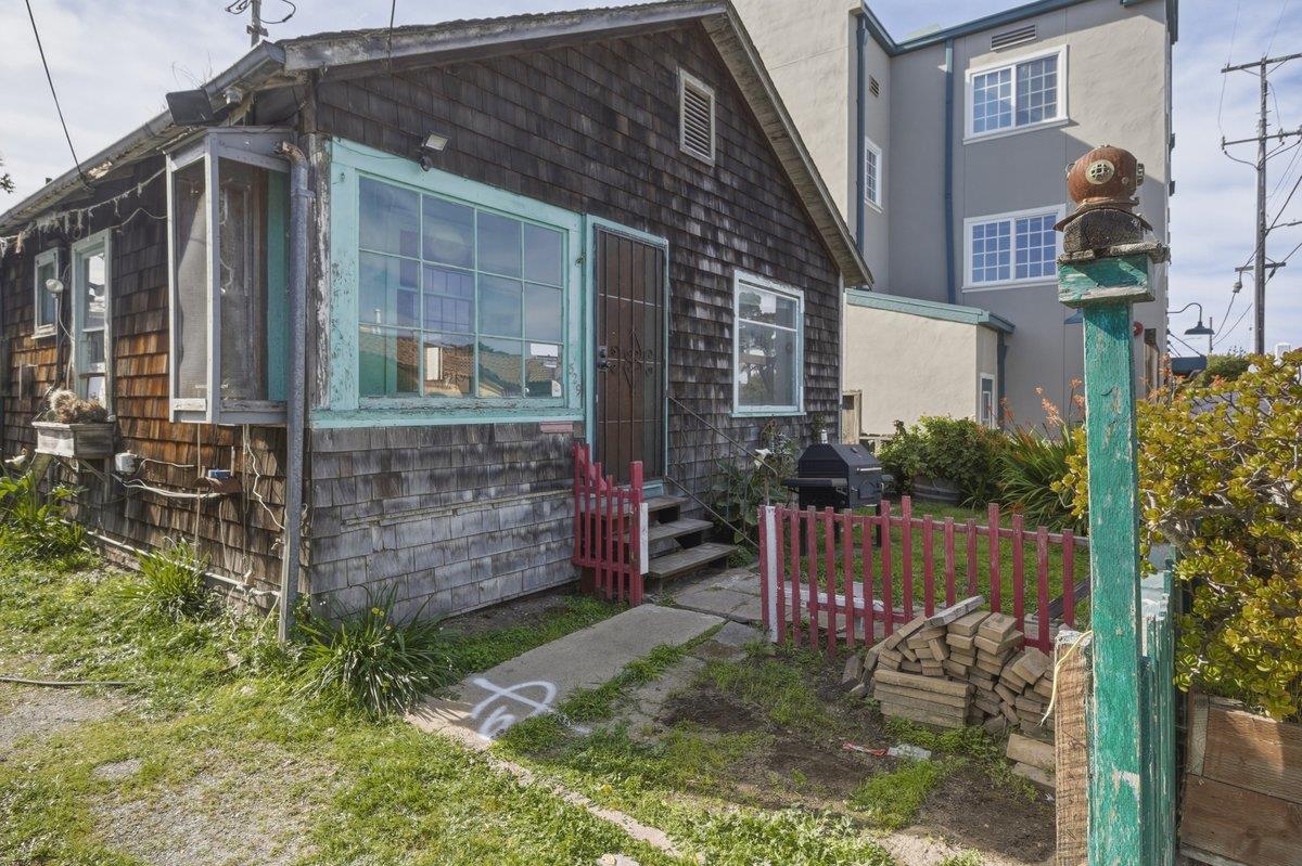 529 Wave Street Monterey, CA 93940 - Photo 15 of 25
