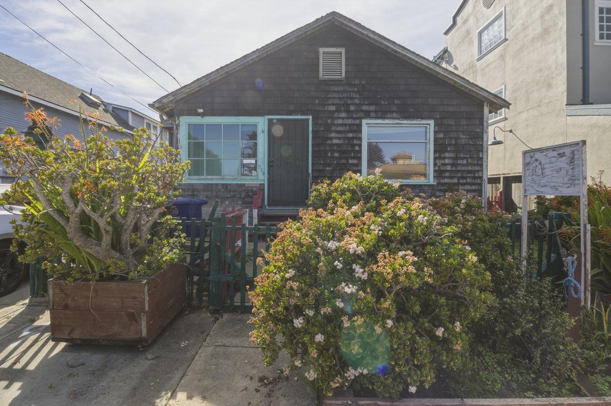 529 Wave Street Monterey, CA 93940 - Photo 16 of 25