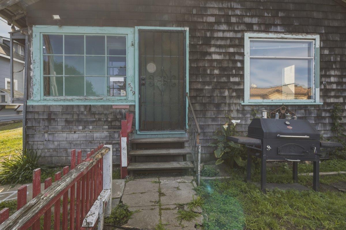 529 Wave Street Monterey, CA 93940 - Photo 17 of 25