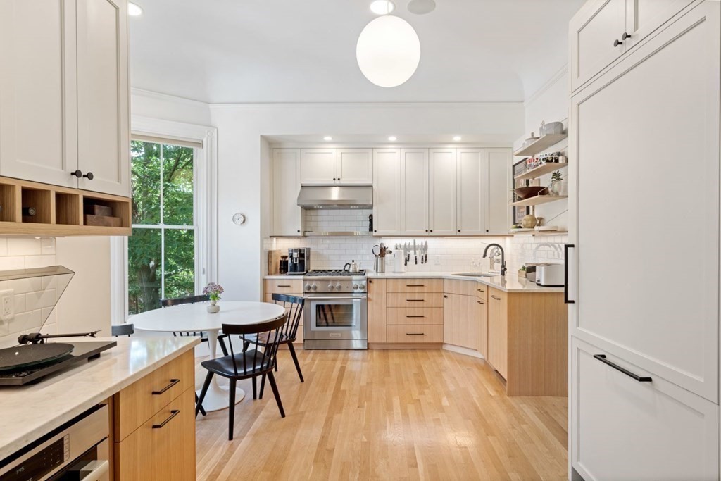 474 Columbus Avenue, Unit 2 Boston, MA 02118 - Photo 3 of 31