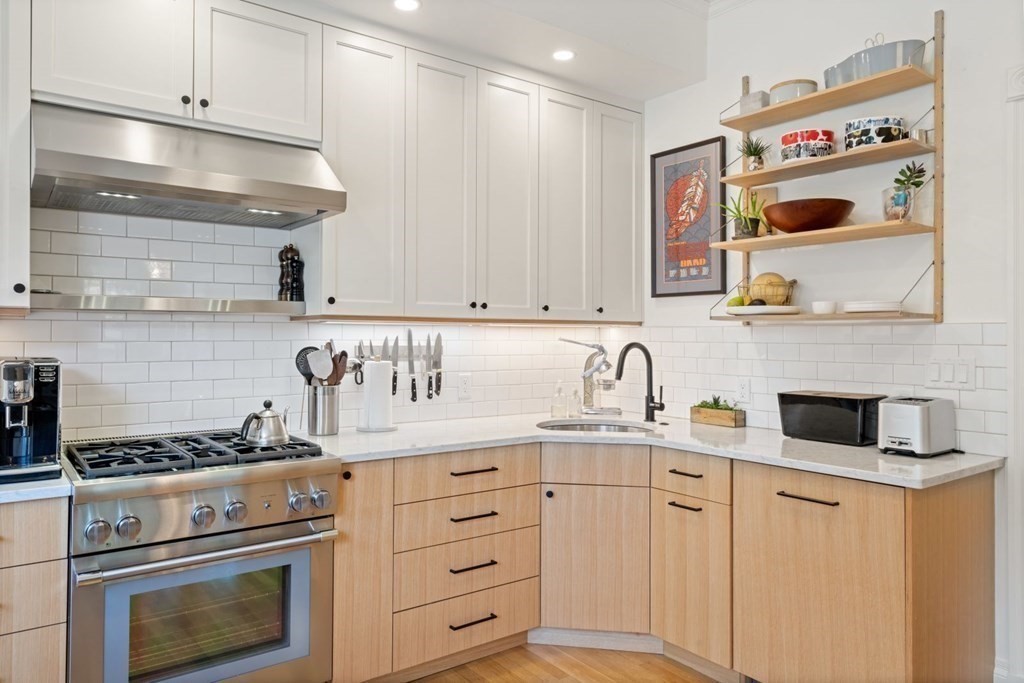 474 Columbus Avenue, Unit 2 Boston, MA 02118 - Photo 4 of 31