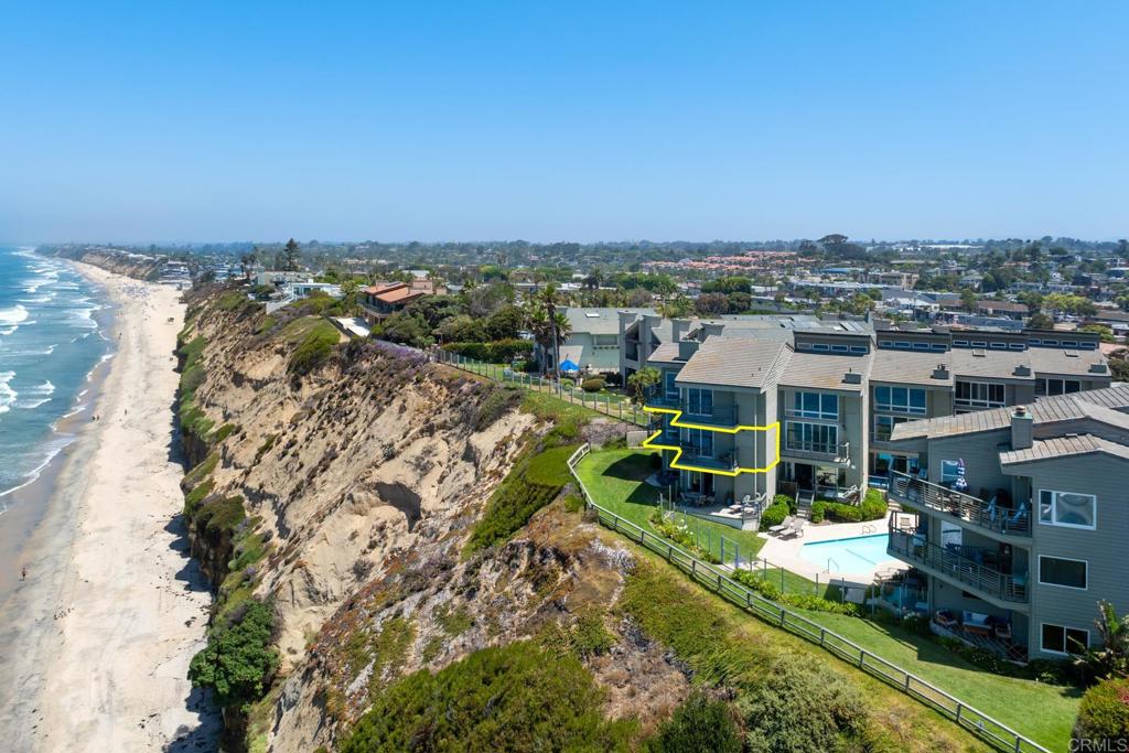 940 Sealane Drive, Unit 14 Encinitas, CA 92024 - Photo 38 of 45 an aerial view of multiple house