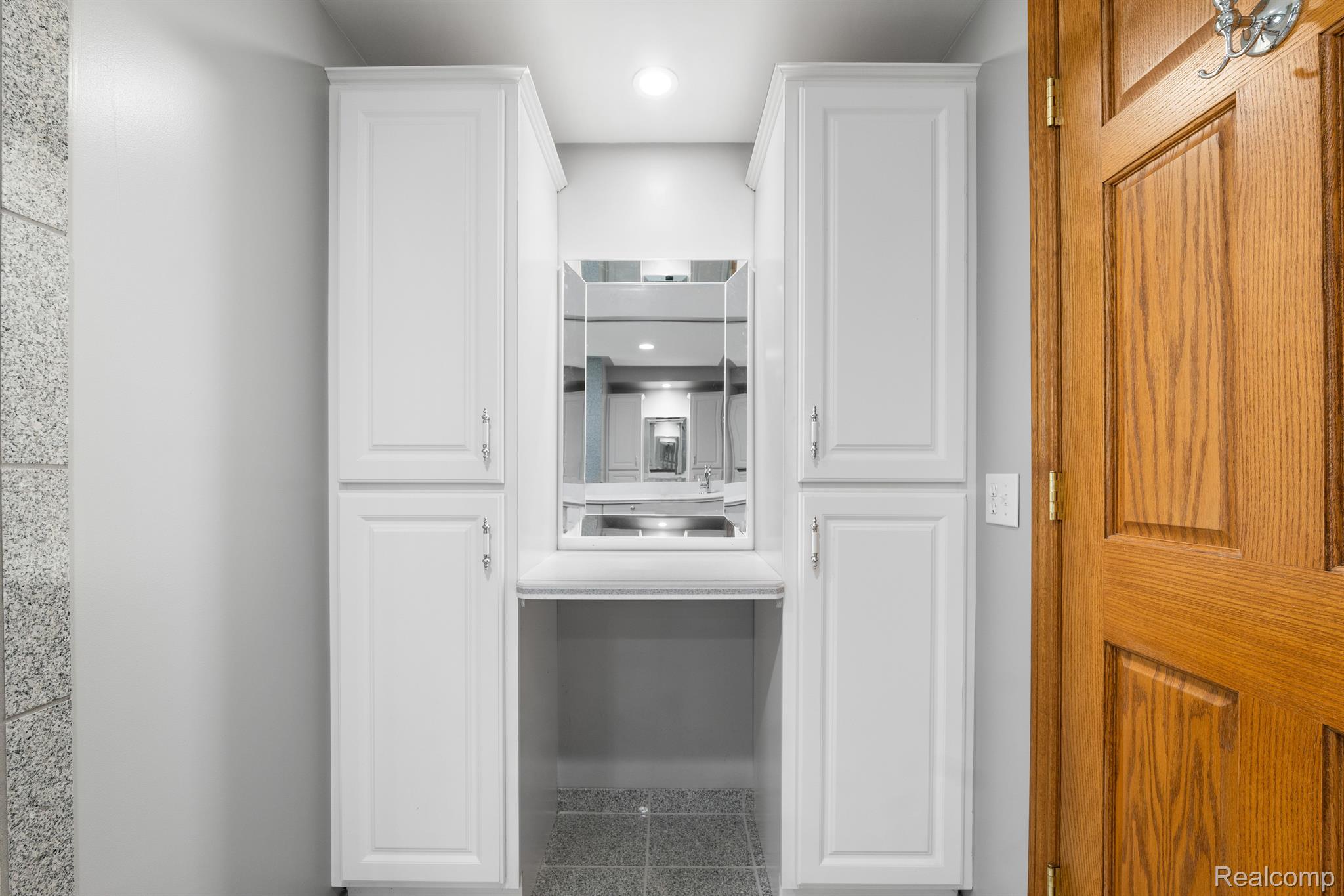 1255 East Buell Road Rochester, MI 48306 - Photo 23 of 37 Gallery Image 23