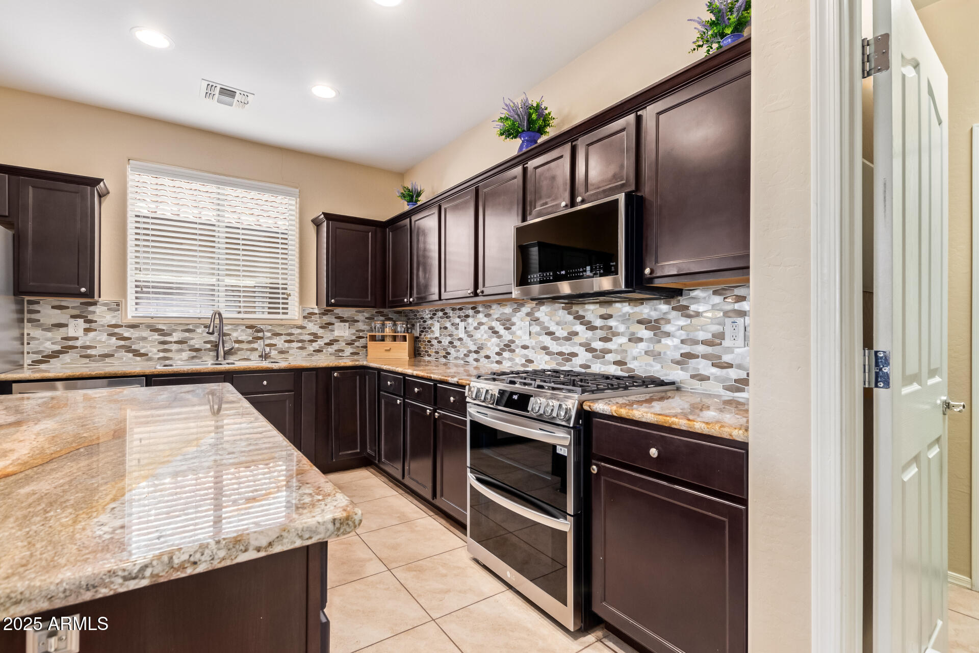 2036 East Stacey Road Gilbert, AZ 85298 - Photo 10 of 51 Double ovens + convection oven/microwave