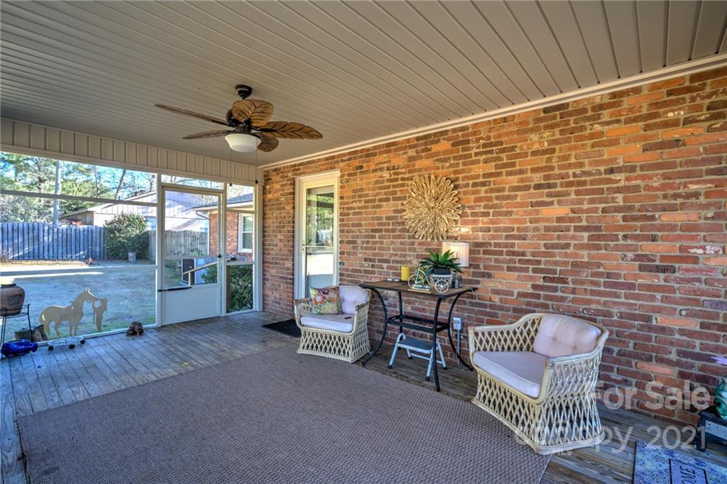 1127 Richmond Road, Unit 1 & 22 Rockingham, NC 28379 - Photo 33 of 41 a balcony with furniture