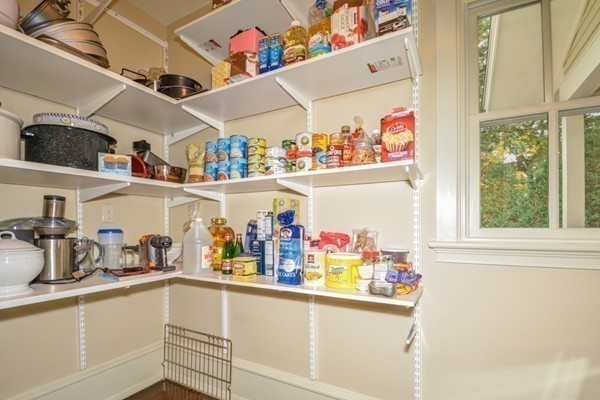 18 Oakencroft Road Wellesley, MA 02482 - Photo 27 of 30