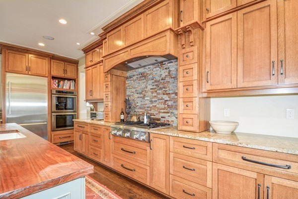 18 Oakencroft Road Wellesley, MA 02482 - Photo 9 of 30