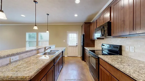 $2,400 | 3406 Cullen Trail, College Station, TX 77845