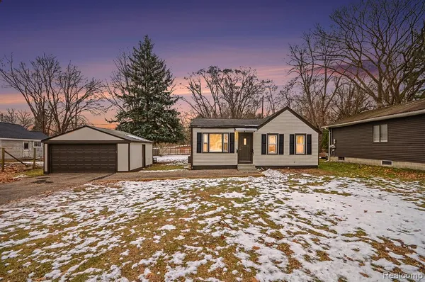 $2,350 | 1460 Courtland Boulevard, Rochester, MI 48307