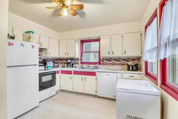 $230,000 | 306 21st Street South, Fargo, ND 58103