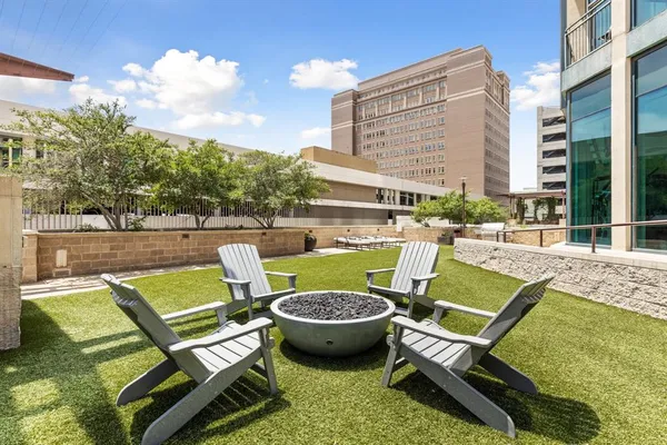 $950,000 | 500 Throckmorton Street, Unit 3506, Fort Worth, TX 76102