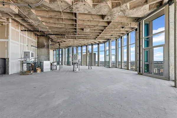 $950,000 | 500 Throckmorton Street, Unit 3506, Fort Worth, TX 76102