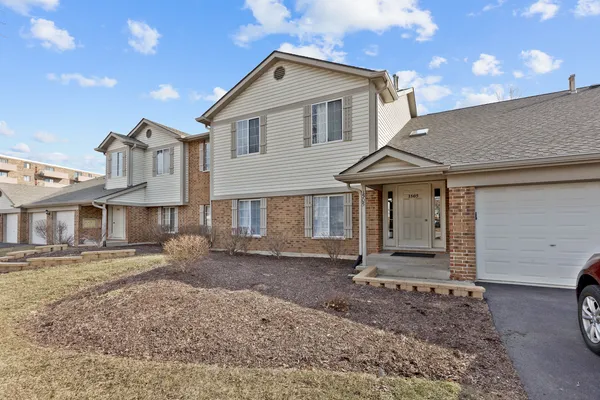 $2,200 | 1505 Mercury Drive, Unit 5, Schaumburg, IL 60193