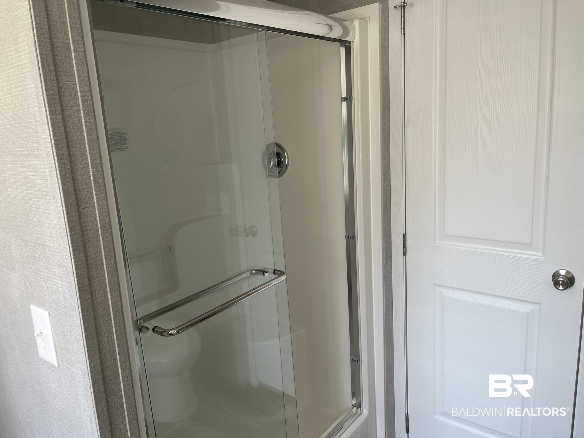 9592 Redfish Drive Elberta, AL 36530 - Photo 5 of 8 Full bath with a shower stall