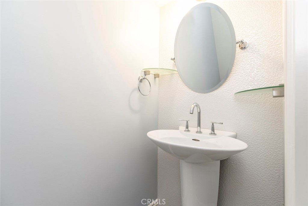 315 Cameron Place, Unit 1 Glendale, CA 91207 - Photo 11 of 38