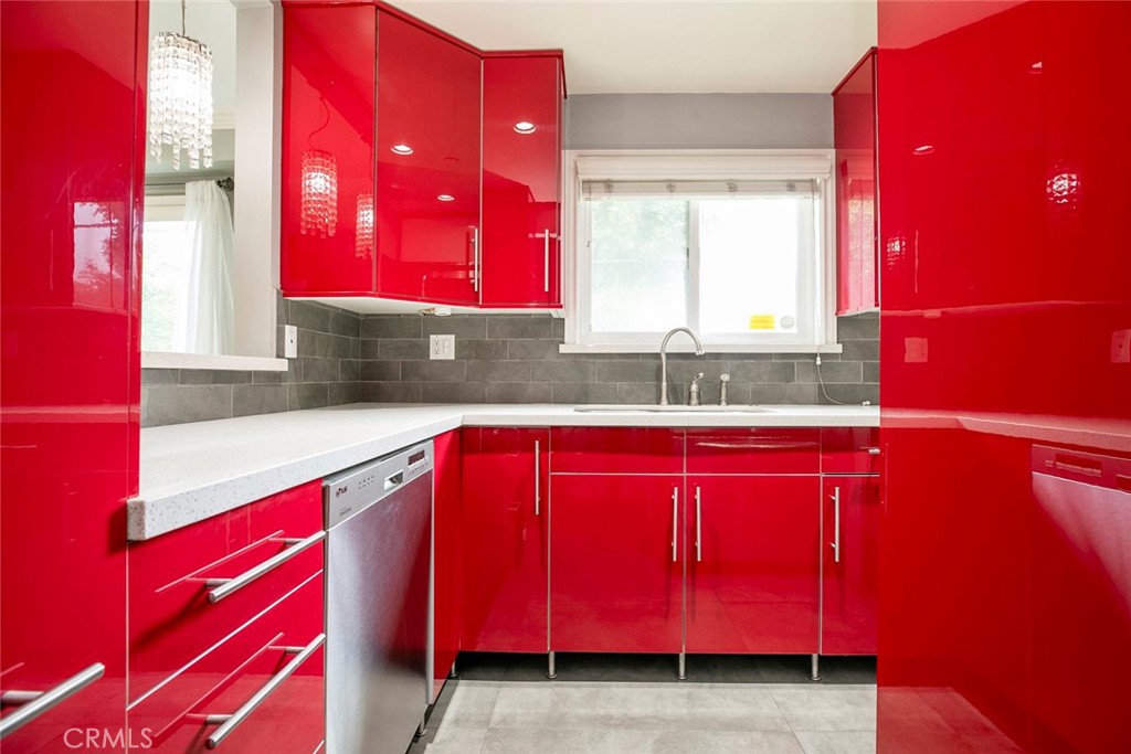 315 Cameron Place, Unit 1 Glendale, CA 91207 - Photo 13 of 38