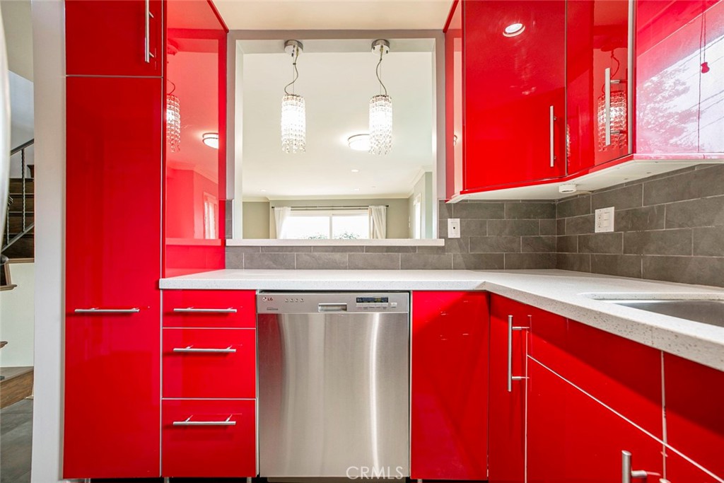 315 Cameron Place, Unit 1 Glendale, CA 91207 - Photo 15 of 38