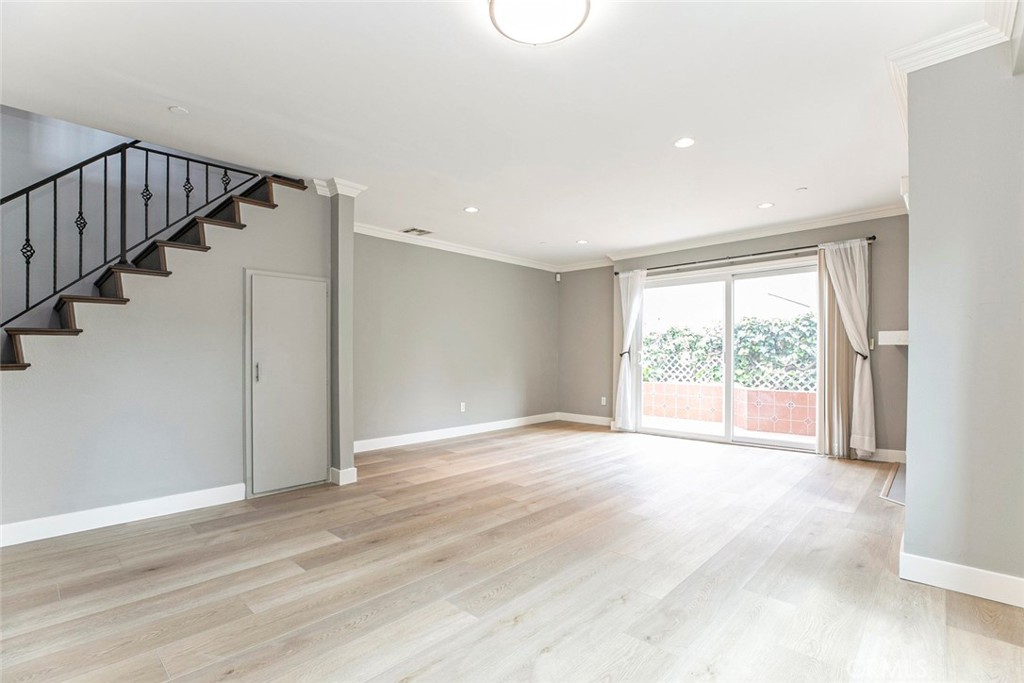 315 Cameron Place, Unit 1 Glendale, CA 91207 - Photo 17 of 38