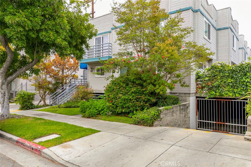 315 Cameron Place, Unit 1 Glendale, CA 91207 - Photo 2 of 38