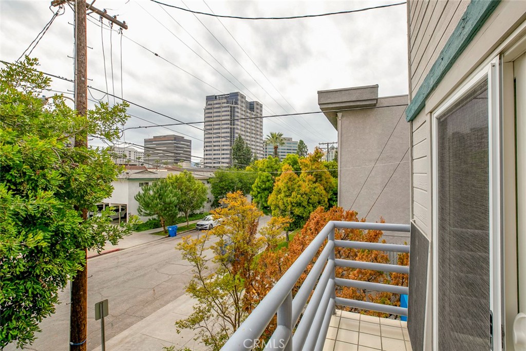 315 Cameron Place, Unit 1 Glendale, CA 91207 - Photo 32 of 38