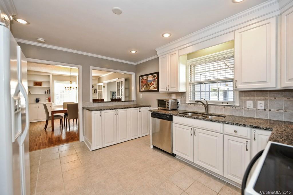 4914 Seacroft Road Charlotte, NC 28210 - Photo 8 of 24