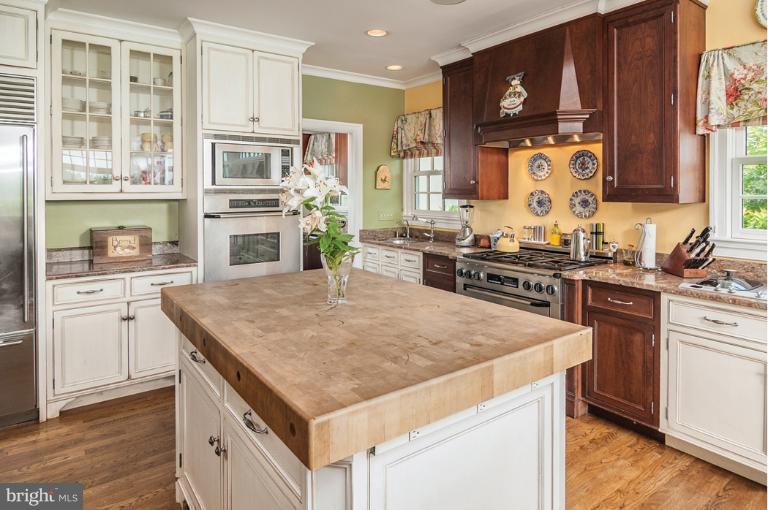 2639 Atoka Road Marshall, VA 20115 - Photo 3 of 17 Kitchen