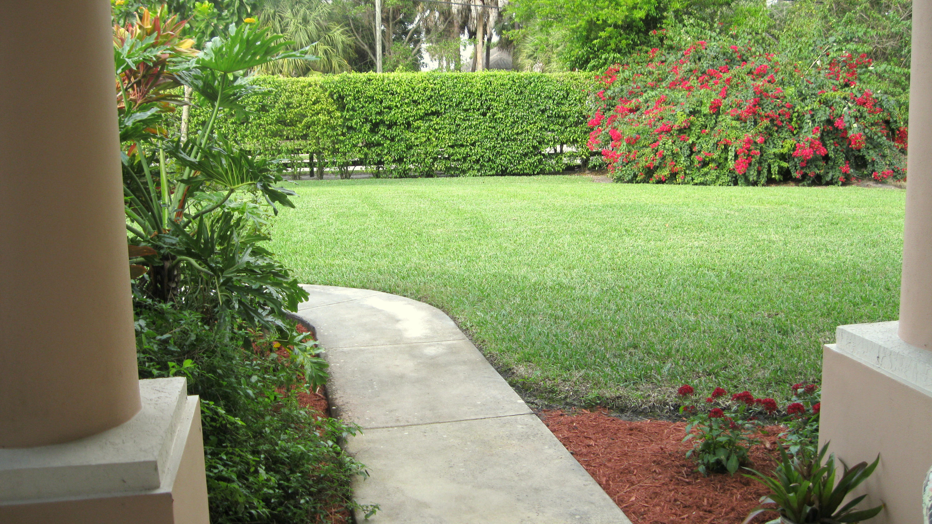 6930 Wilson Road West Palm Beach, FL 33413 - Photo 3 of 26 Front Yard
