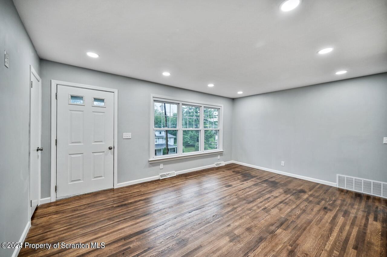 406 Scott Road Clarks Summit, PA 18411 - Photo 7 of 16 Gallery Image 7