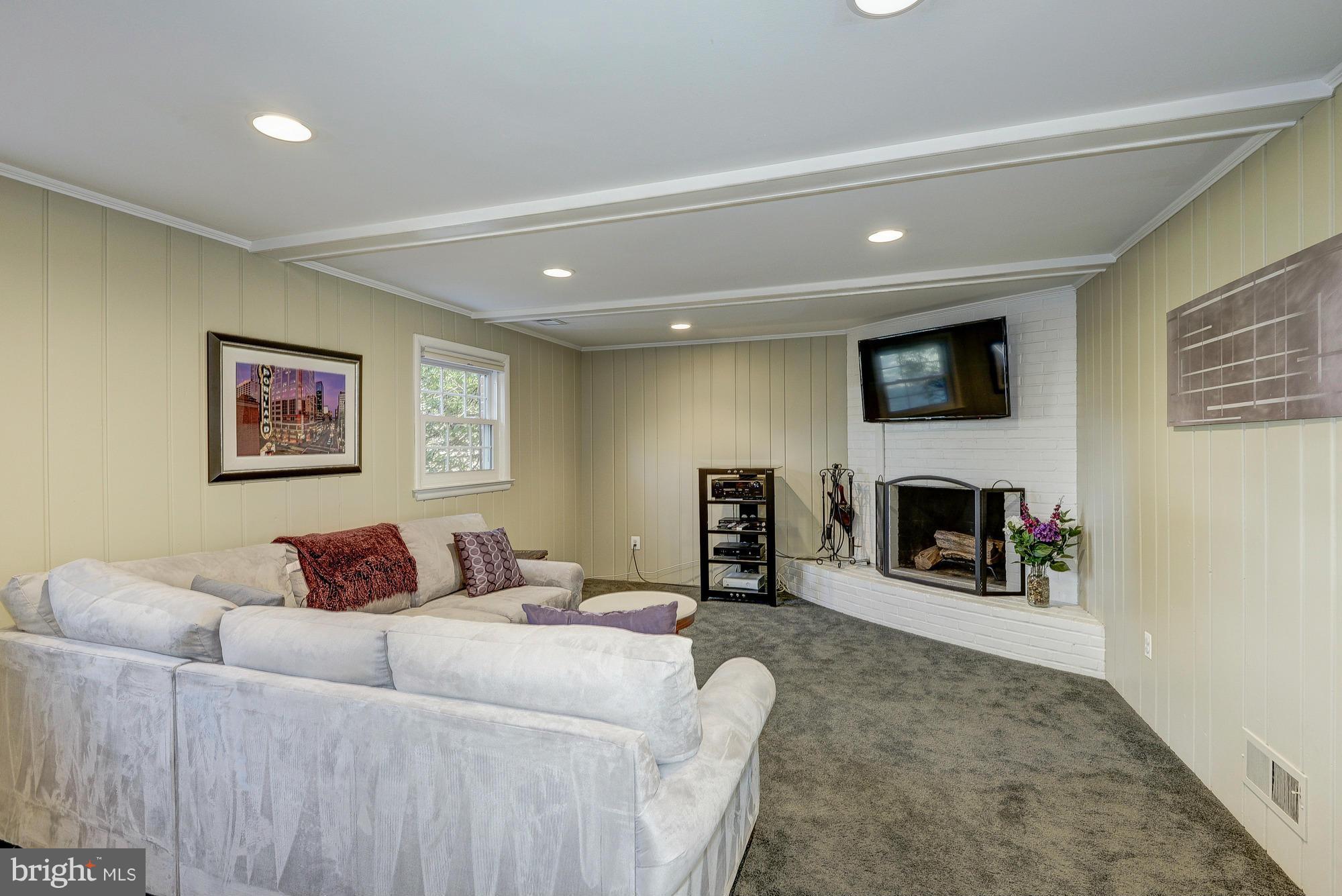 2406 Barbour Road Falls Church, VA 22043 - Photo 23 of 30 Family Room