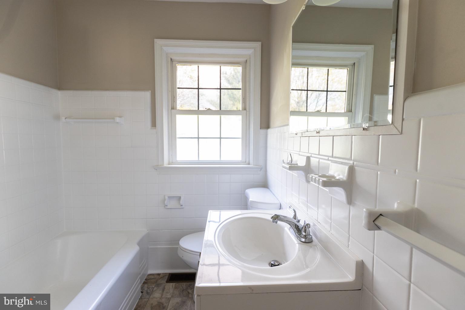 324 North Main Street Spring Grove, PA 17362 - Photo 13 of 29