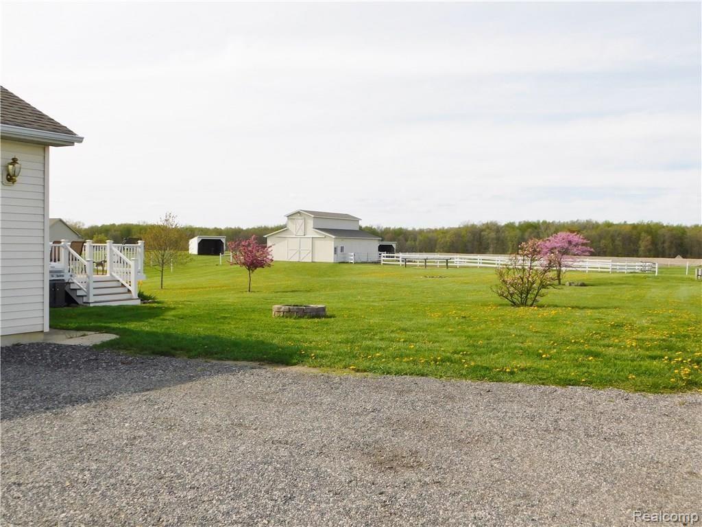 9300 West Vogt Road Fowlerville, MI 48836 - Photo 6 of 35 DSCN0009.JPG