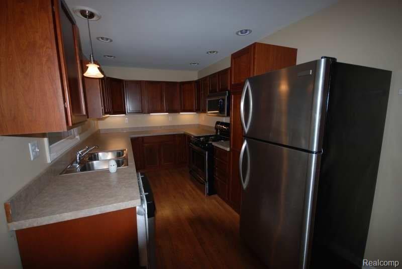 7887 Blue Bush Road Maybee, MI 48159 - Photo 3 of 9 Kitchen