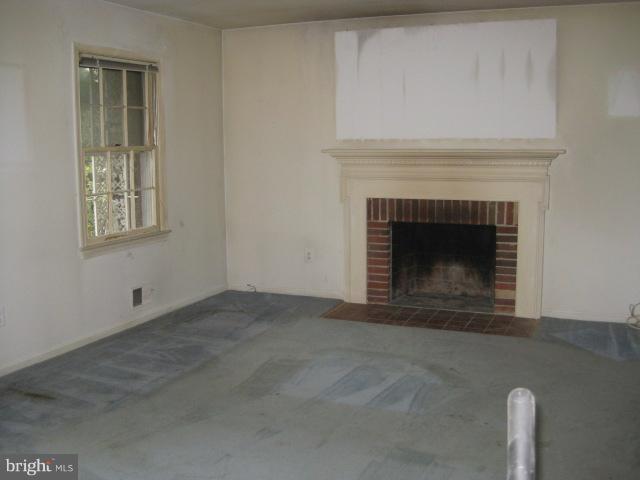 6305 Glenbard Road Burke, VA 22015 - Photo 2 of 18 Living Room