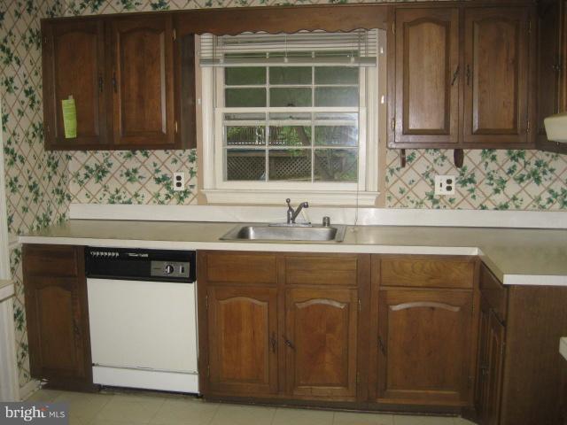 6305 Glenbard Road Burke, VA 22015 - Photo 3 of 18 Kitchen