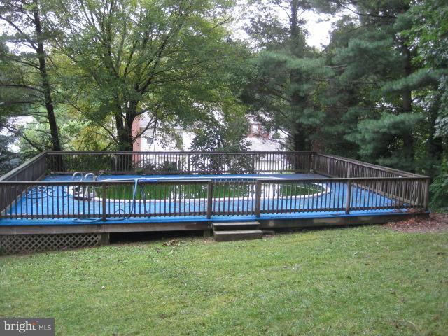 6305 Glenbard Road Burke, VA 22015 - Photo 6 of 18 Exterior (Rear)