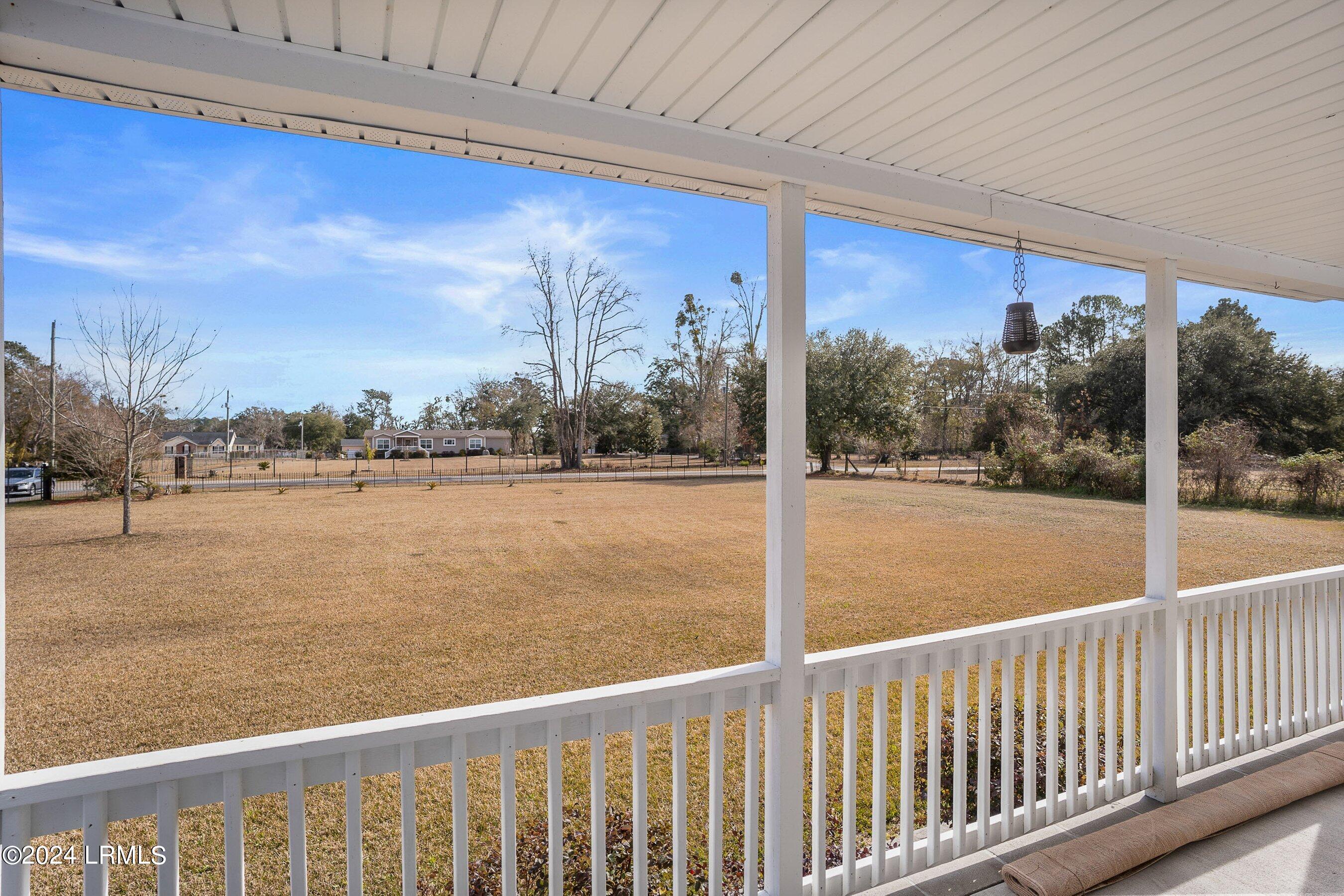 646 Paige Point Road Seabrook, SC 29940 - Photo 5 of 31 DSC00415-113-1.jpg-SMALL