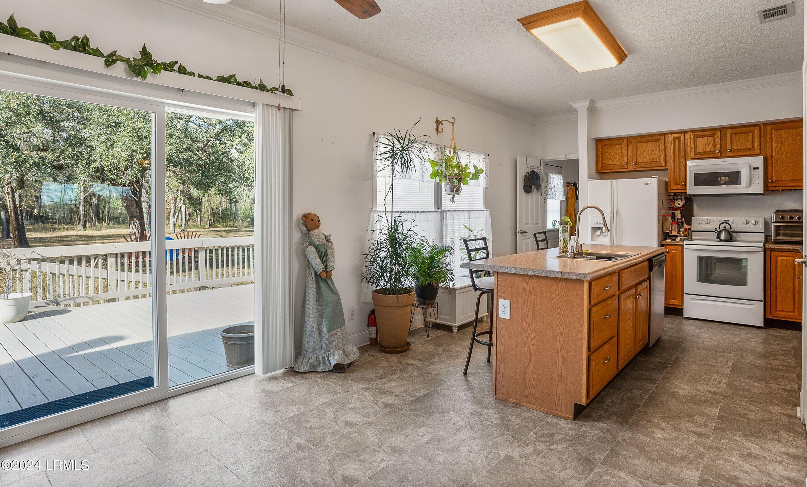 646 Paige Point Road Seabrook, SC 29940 - Photo 8 of 31 DSC00305-8-1.jpg-SMALL