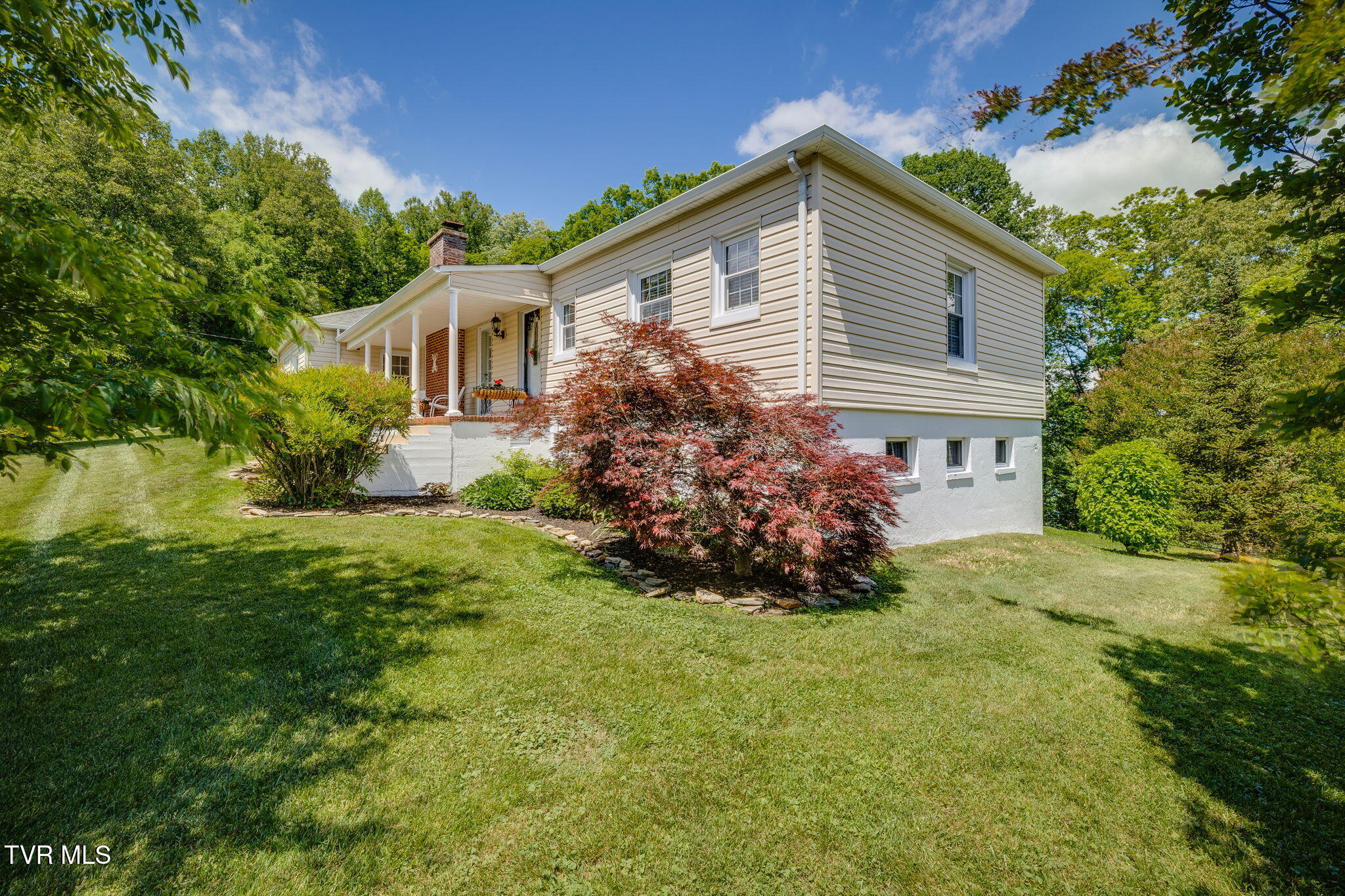 3557 Crest Road Kingsport, TN 37664 - Photo 4 of 57 003