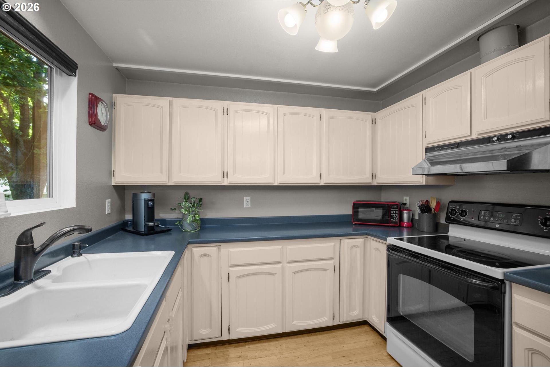 891 Frankton Road Hood River, OR 97031 - Photo 12 of 48 Gallery Image 12