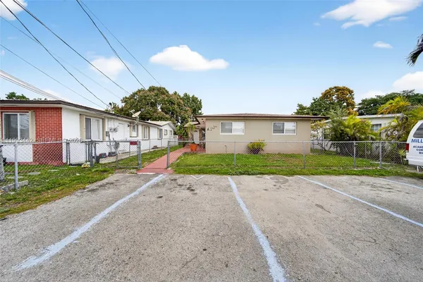 $2,500 | 7261 Southwest 21st Street, Unit 7263, Miami, FL 33155