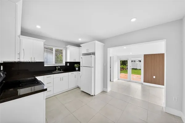 $2,500 | 7261 Southwest 21st Street, Unit 7263, Miami, FL 33155